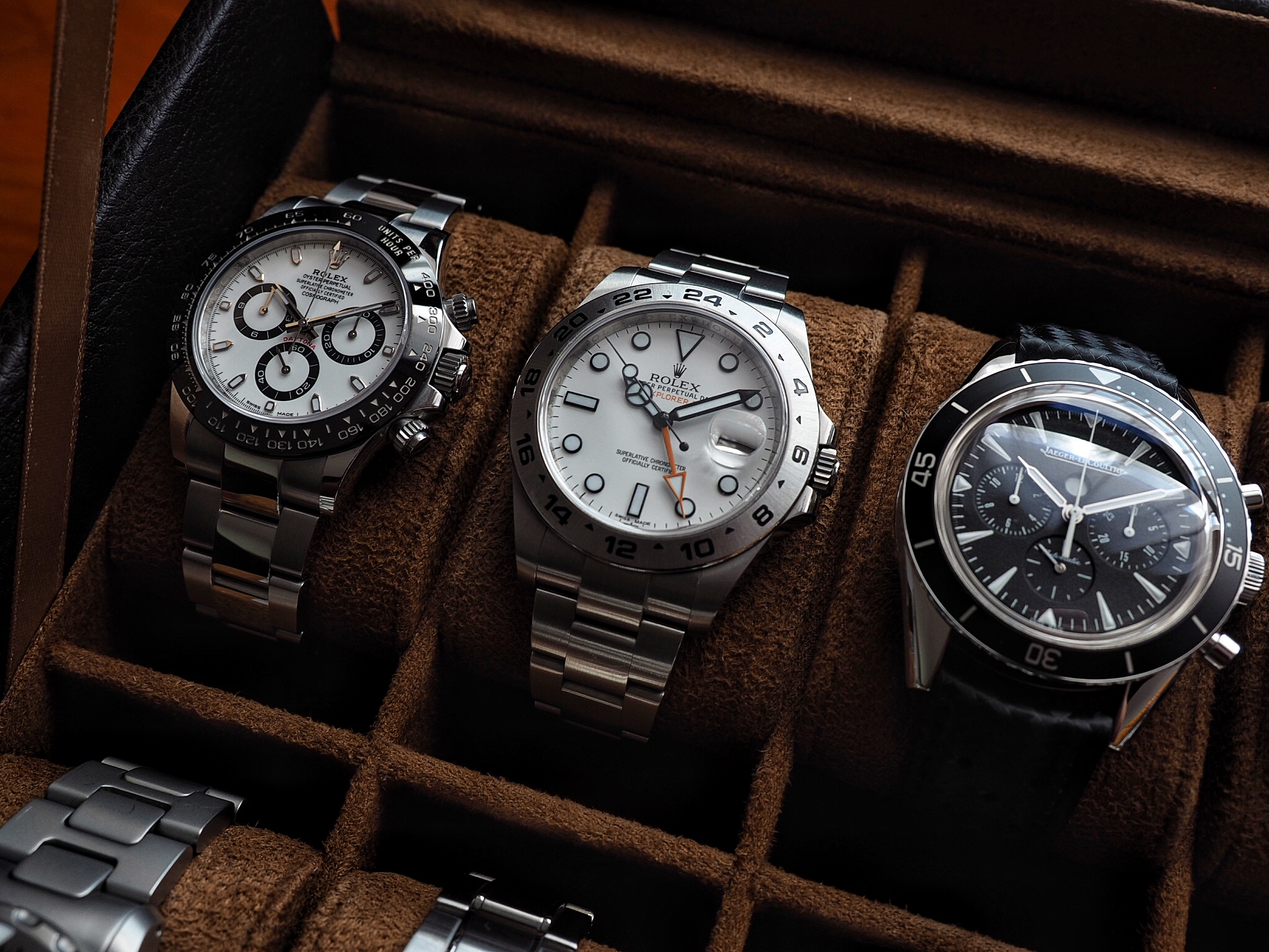 Rolex vs Omega, Which One is Better? An Expert Comparison